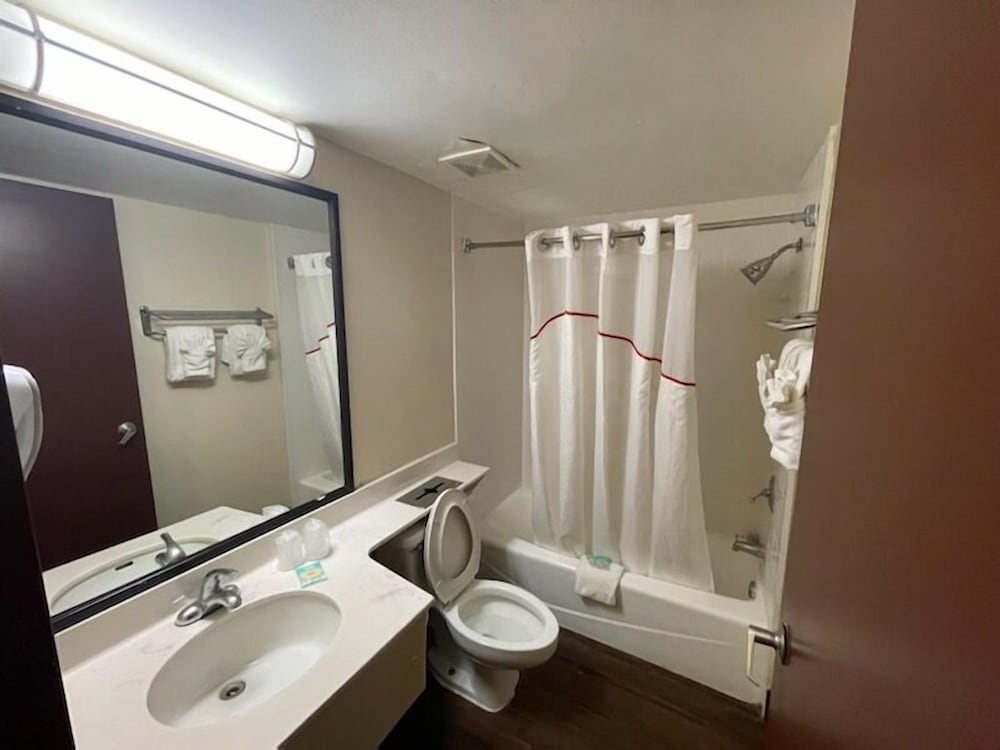 Superior Room, 1 King Bed, Balcony photo 2