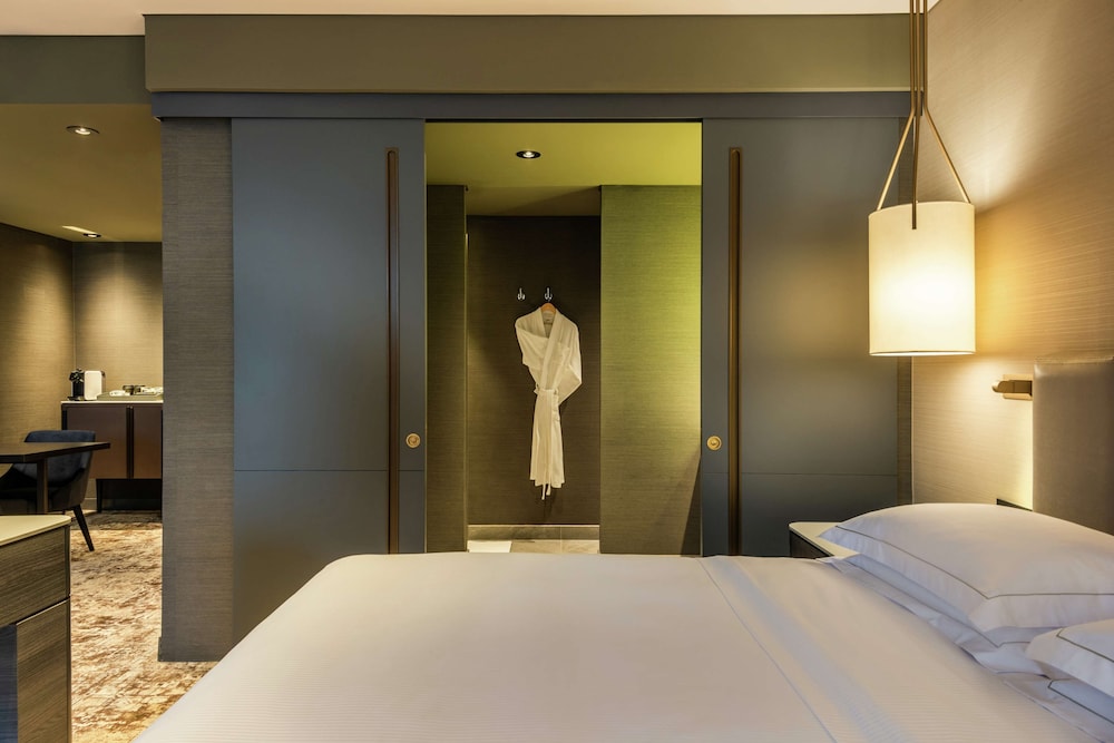 Suite, 1 Bedroom photo 2