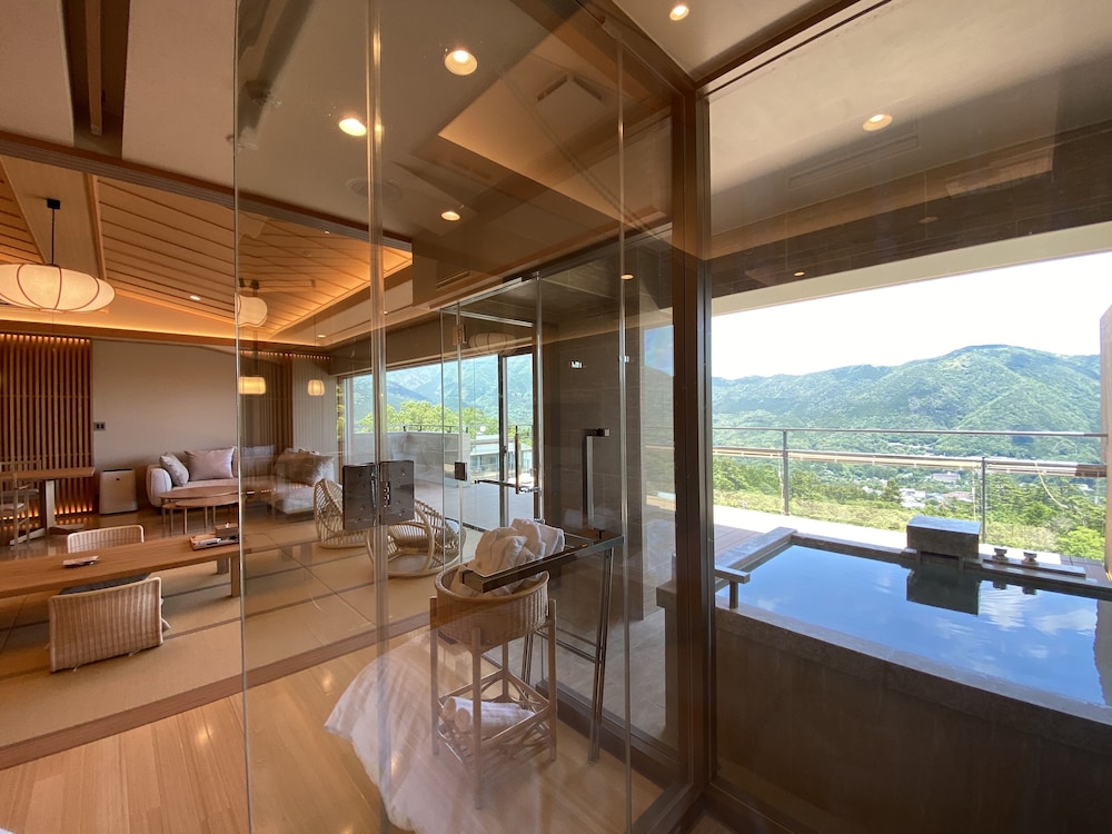 Family Suite, Non Smoking, Mountain View