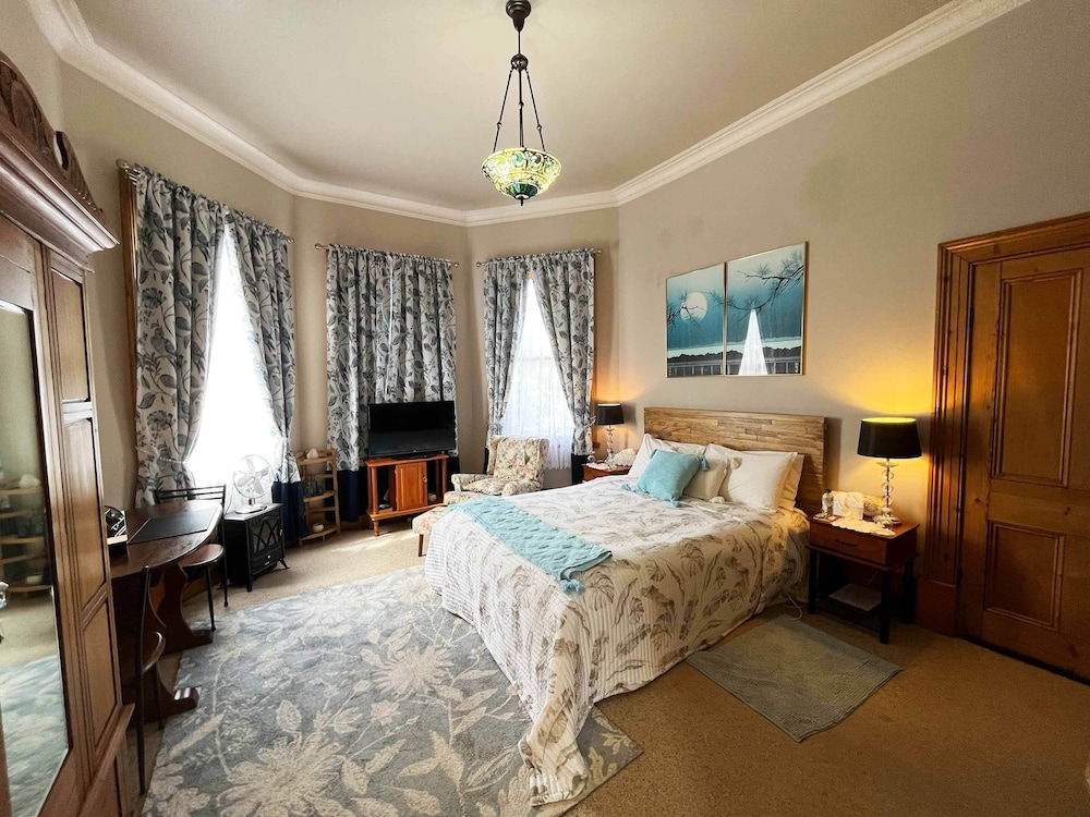 Chestnut Room, Executive Room, Ensuite photo 1