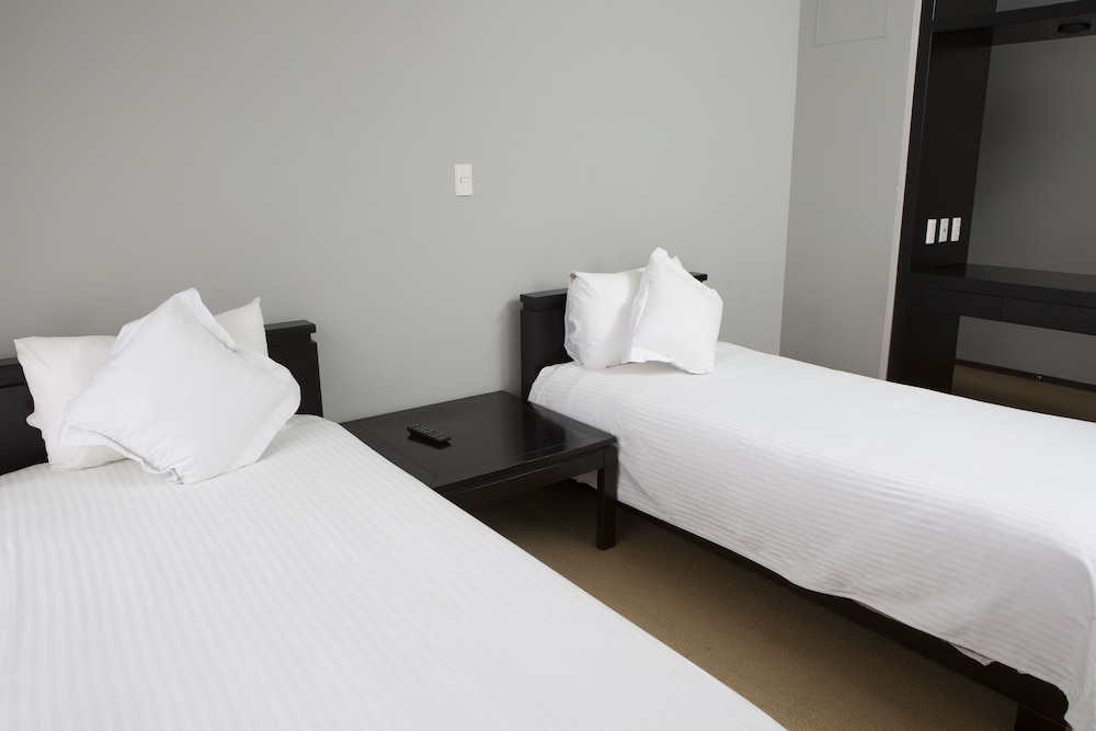 Suite, 2 Twin Beds photo 2
