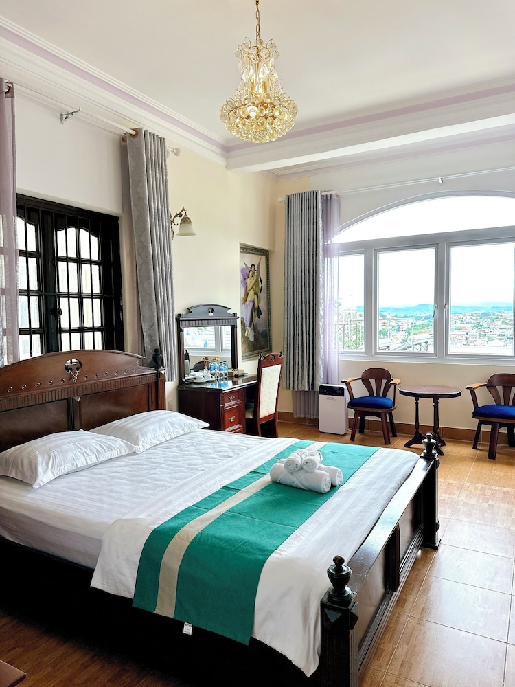 Honeymoon Double Room, Hill View