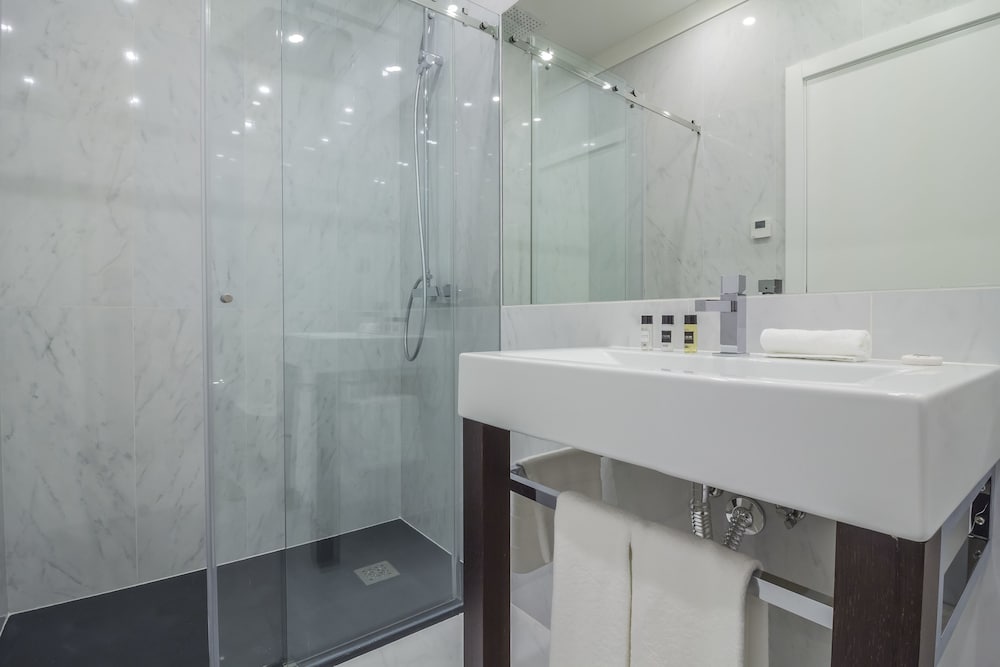 Standard Double Room, Ensuite photo 2