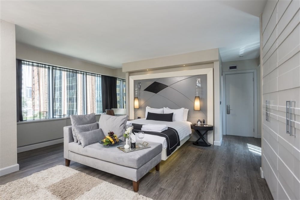 Family Room, 1 Bedroom, Corner photo 1