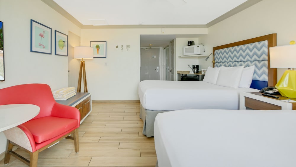 Traditional Room, 2 Queen Beds, Refrigerator & Microwave, Beach View (Gulf Front) - Photo 13