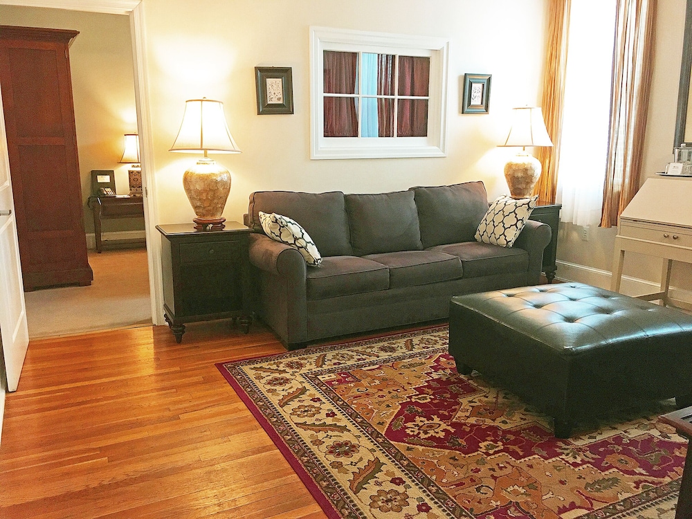 Large Extended Suite 503 (1bdrm apt) - Photo 1