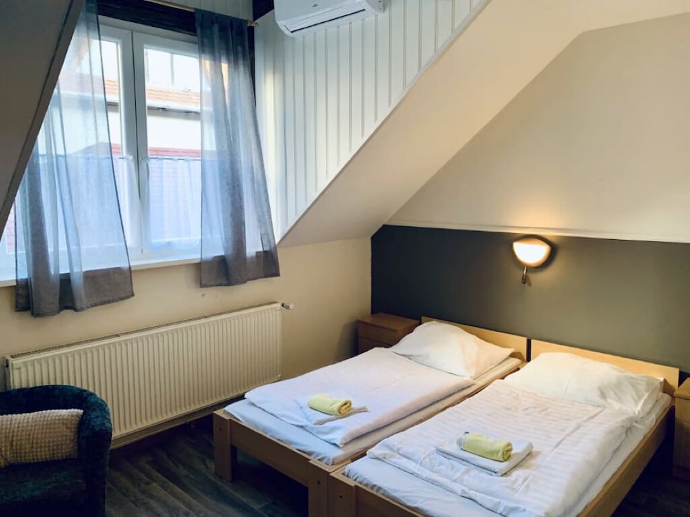 Standard Twin Room photo 1