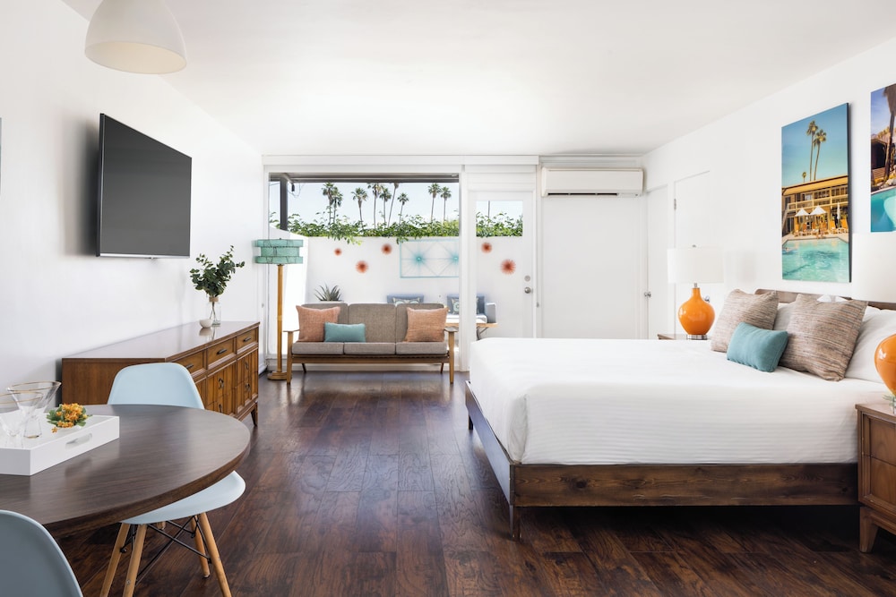 Deluxe Room, 1 King Bed, Kitchenette photo 1