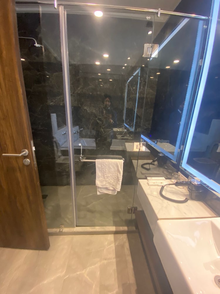Suite, 1 King Bed, Non Smoking