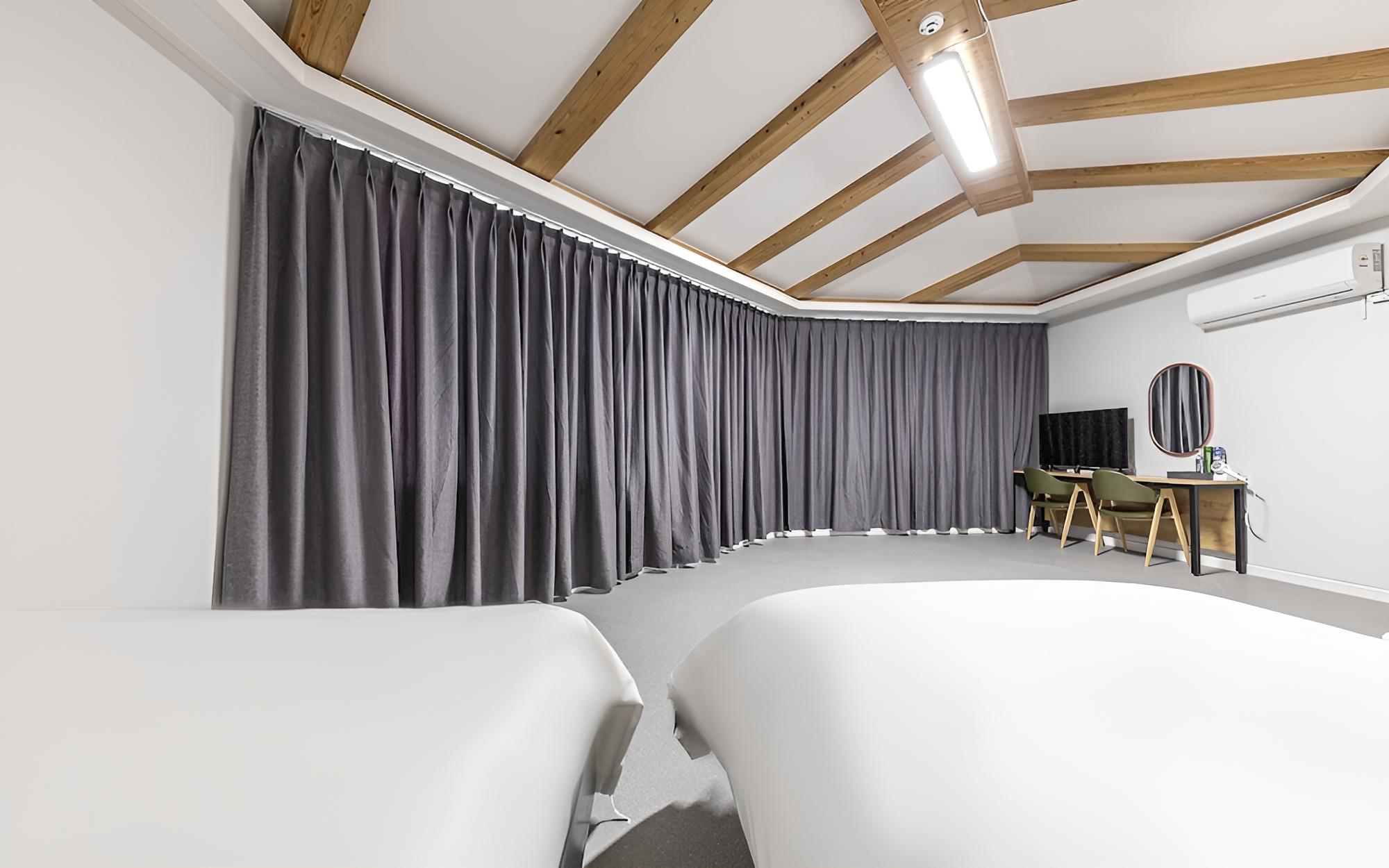 Room (Suite (inquiry about accommodation)) - Photo 11