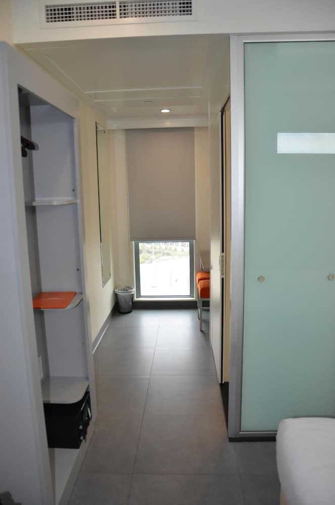 Standard Double Room (with Window) photo 2
