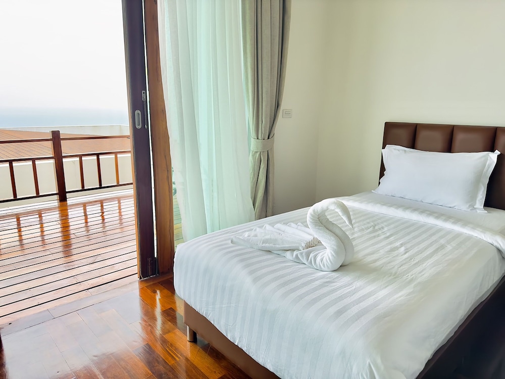 Superior Room, Sea View - Photo 15