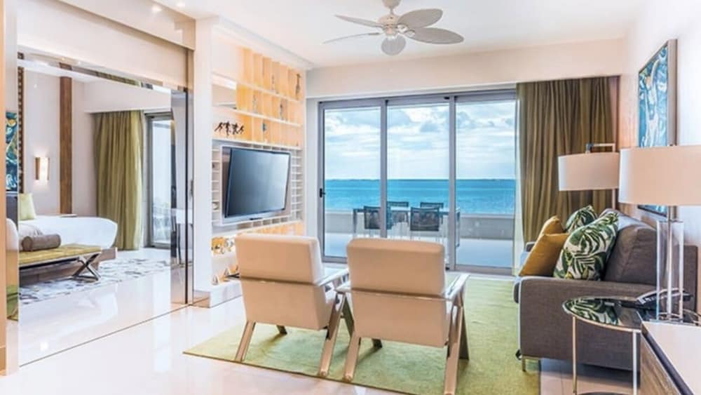 Luxury Suite, 2 Bedrooms, Ocean View - Photo 9