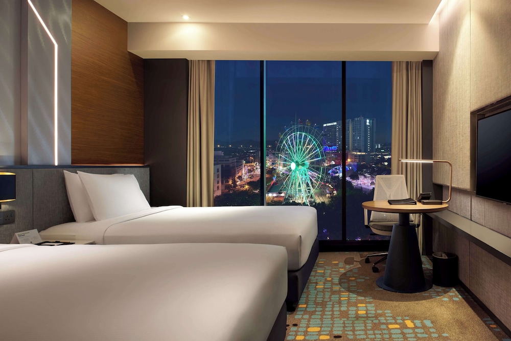 Twin Deluxe Room Park View - Photo 7