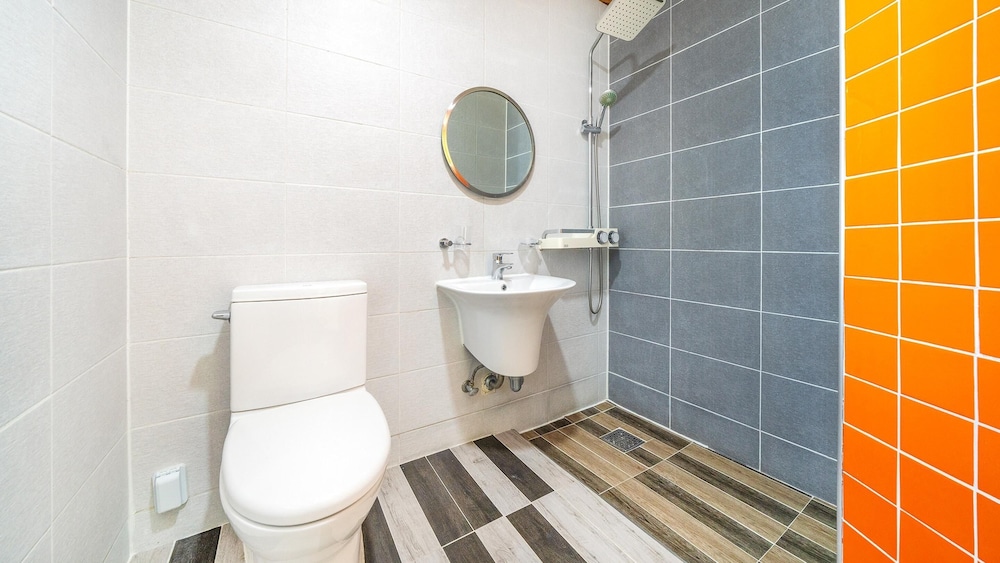 Basic Room, 2 Bedrooms (red 2) - Photo 3