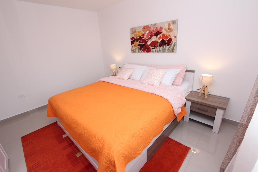 Apartment, 2 Bedrooms - Photo 12