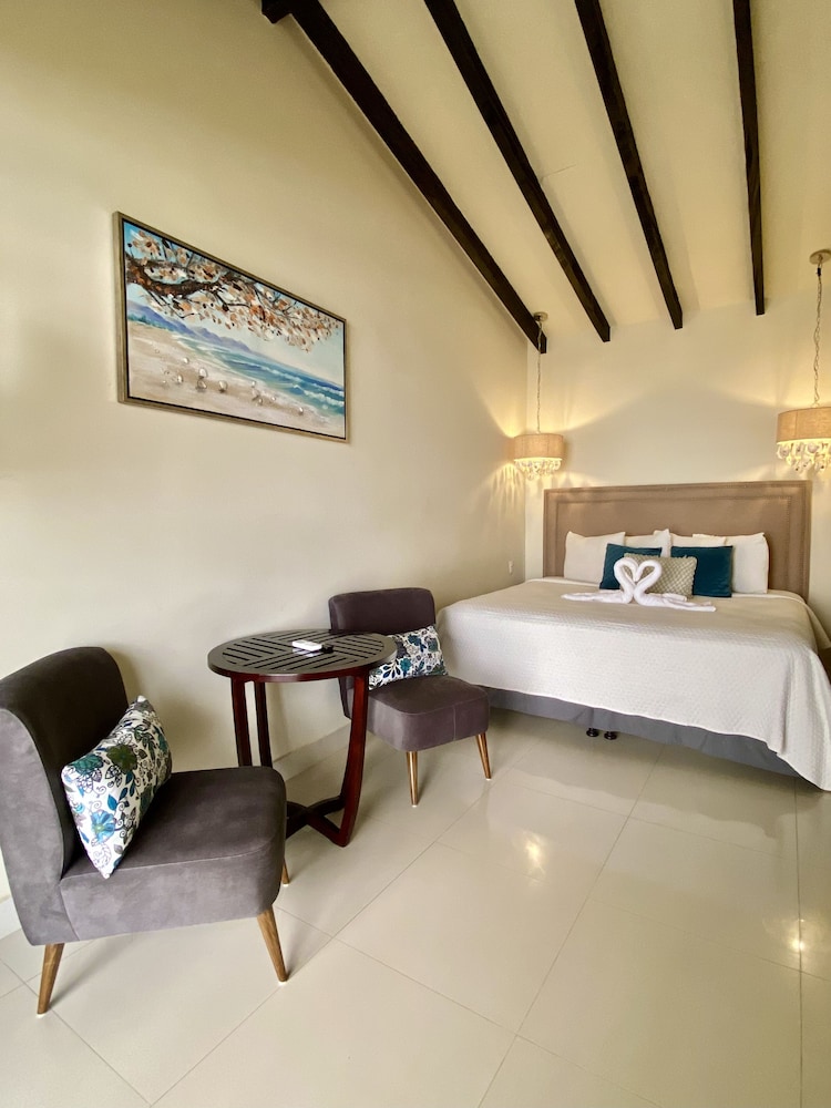 Honeymoon Room, 1 King Bed, Hot Tub, Ocean View