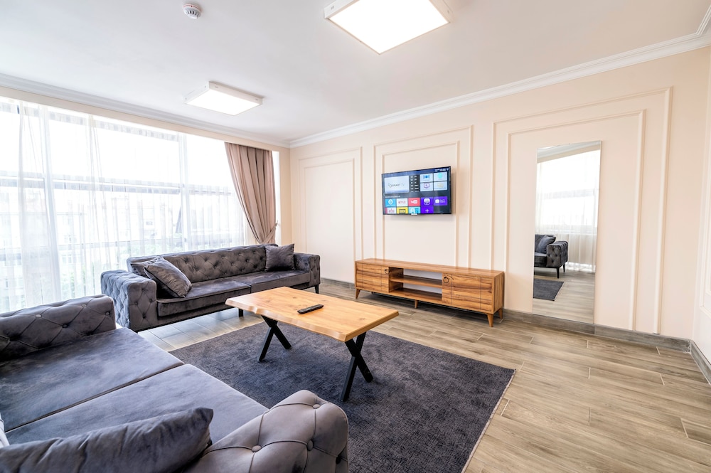 Comfort Suite photo 1