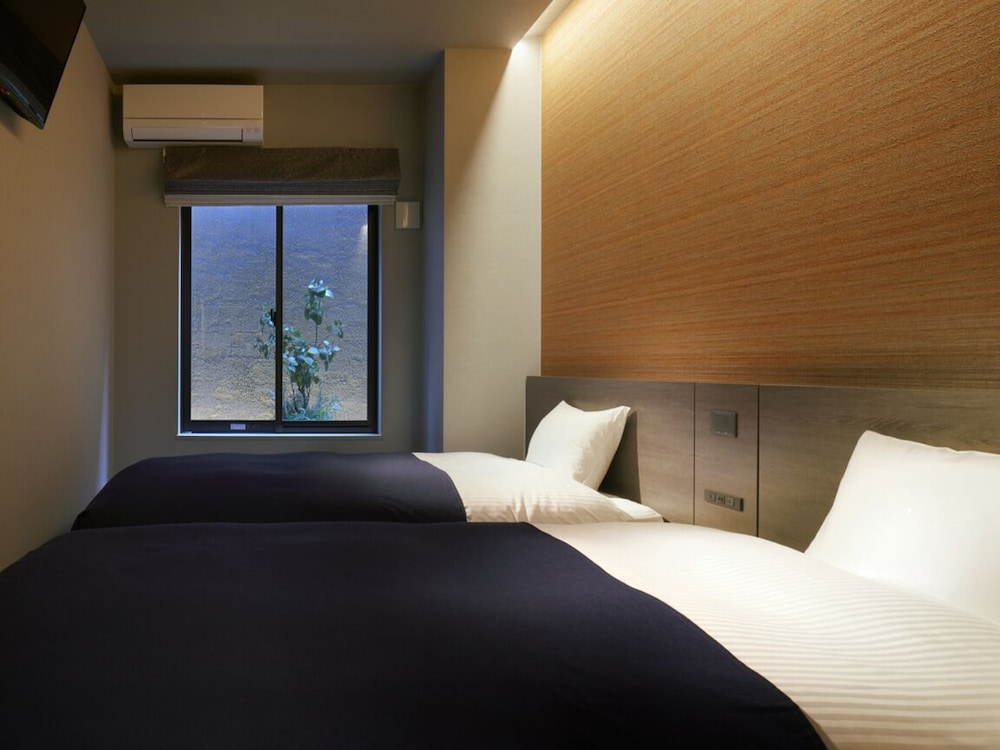 Deluxe 1BR with 4beds (with Terrace & Private Sauna Experience 17:30-19:00), Non Smoking