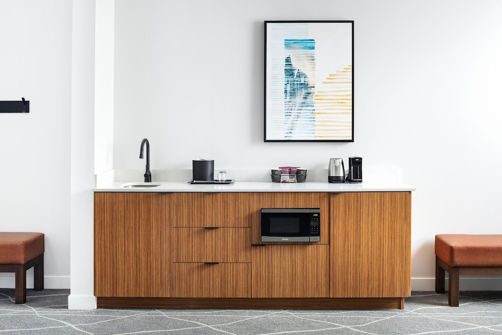 Suite, 1 Bedroom - Photo 3