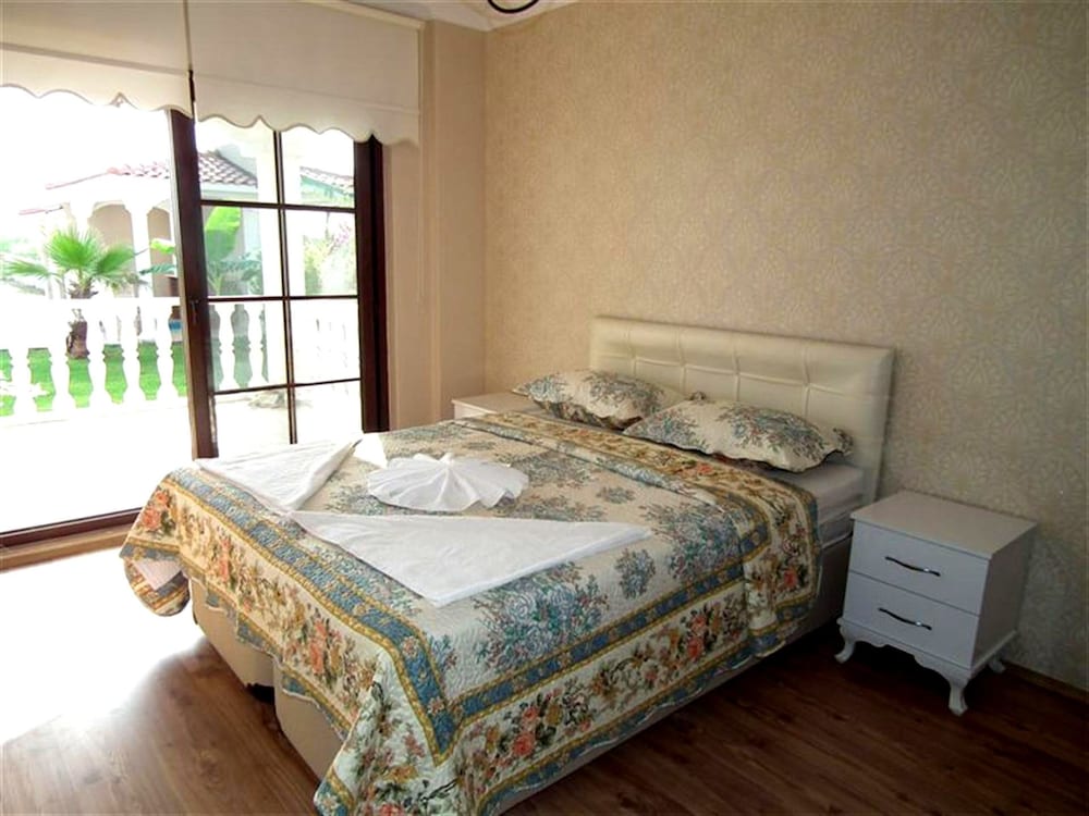 Villa, Pool View photo 1