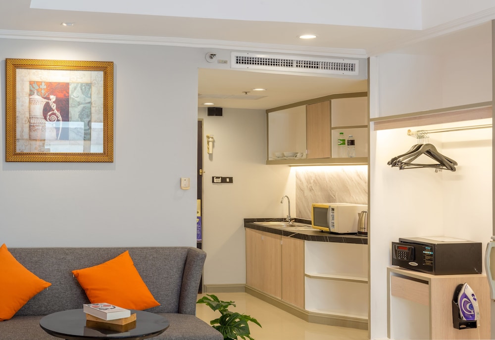 Deluxe Room (Room Only) photo 3
