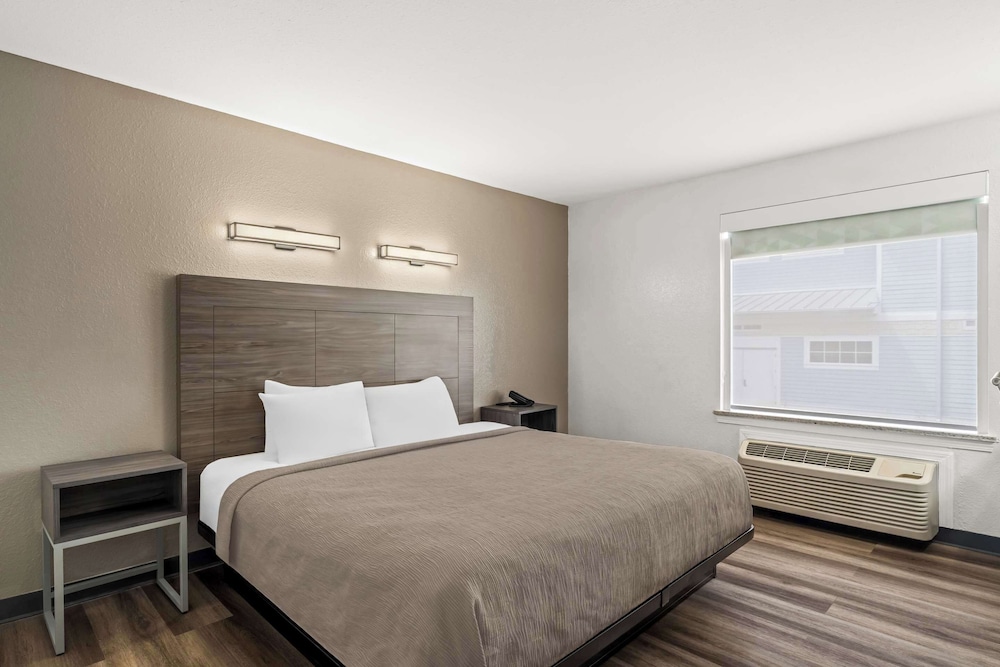 Room, 1 King Bed, Accessible, Non Smoking - Photo 1
