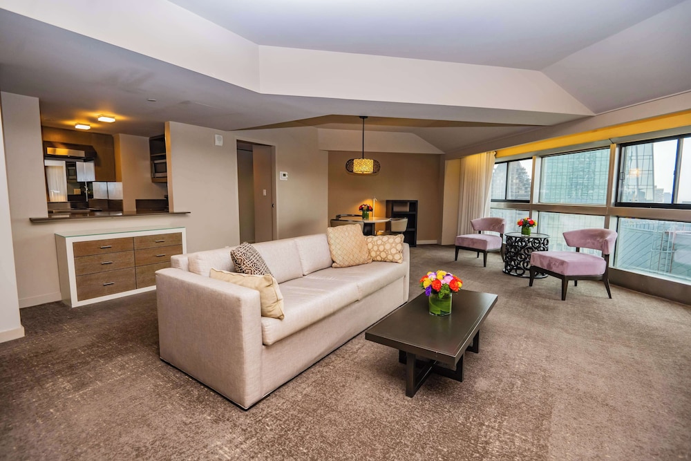 Suite, 1 Bedroom, City View