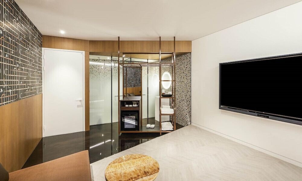 Superior Suite - Photo 3