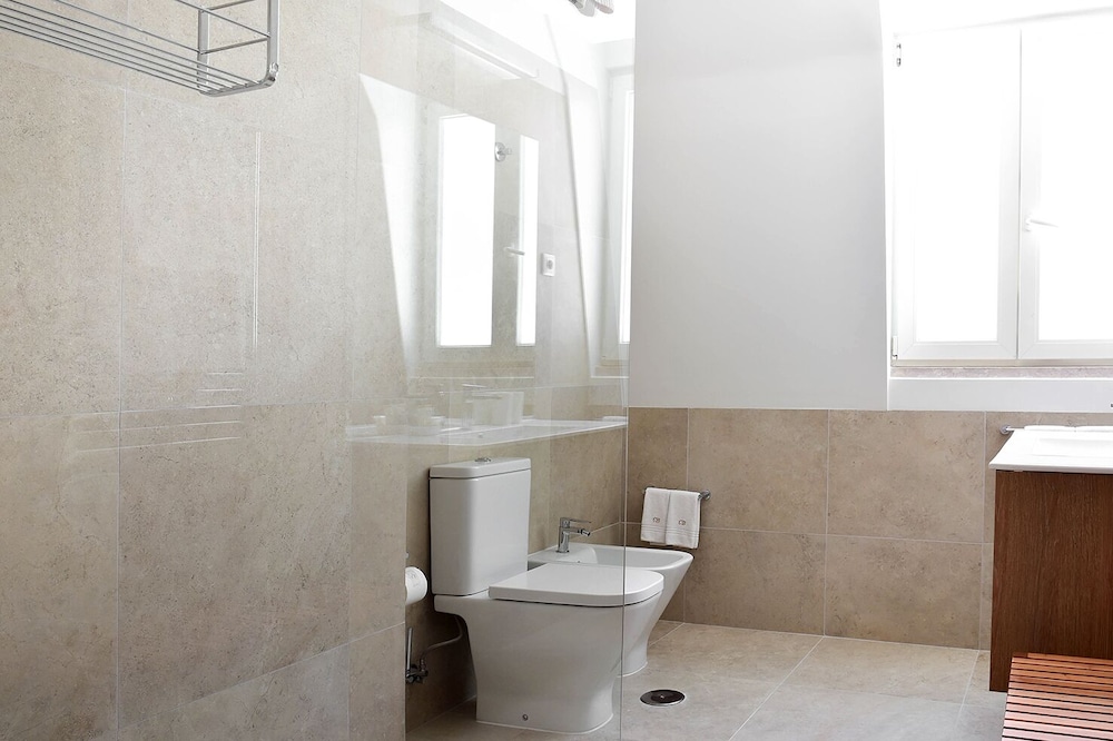 Deluxe Suite - Photo 28