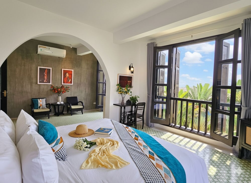Elite Double Room, Balcony, Courtyard View