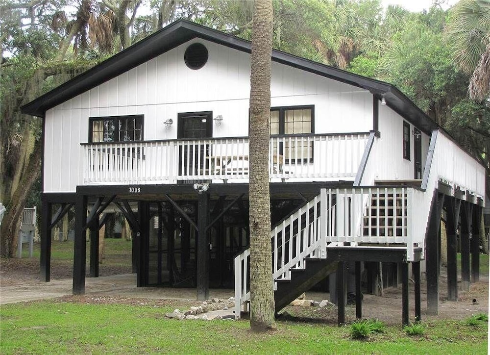House, Multiple Beds (Ediscape, LLC) photo 1