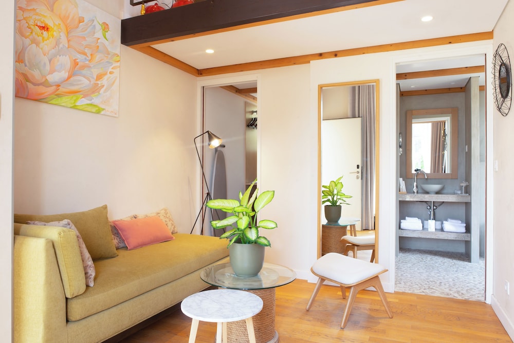 Suite Mezzanine photo 2