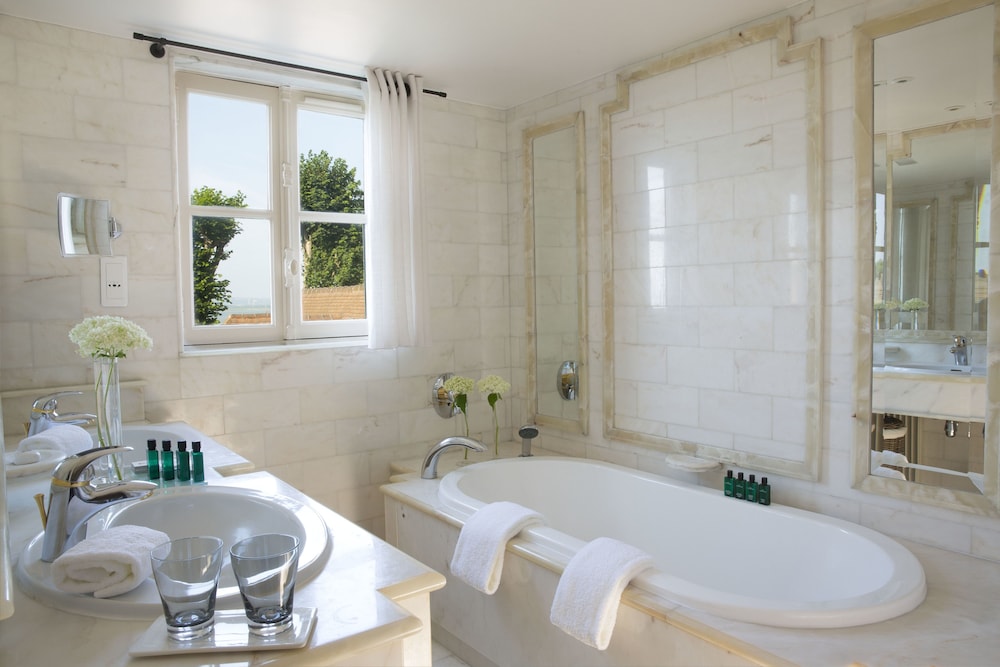 Suite Junior, vue fleuve (Historical House) photo