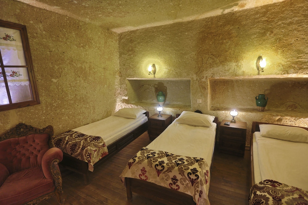 Deluxe Cave Comfort-101 photo 1