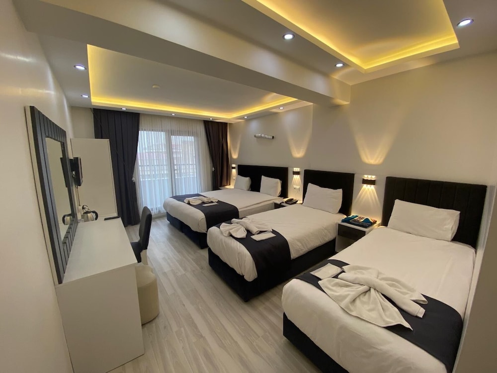 Deluxe Triple Room photo 1