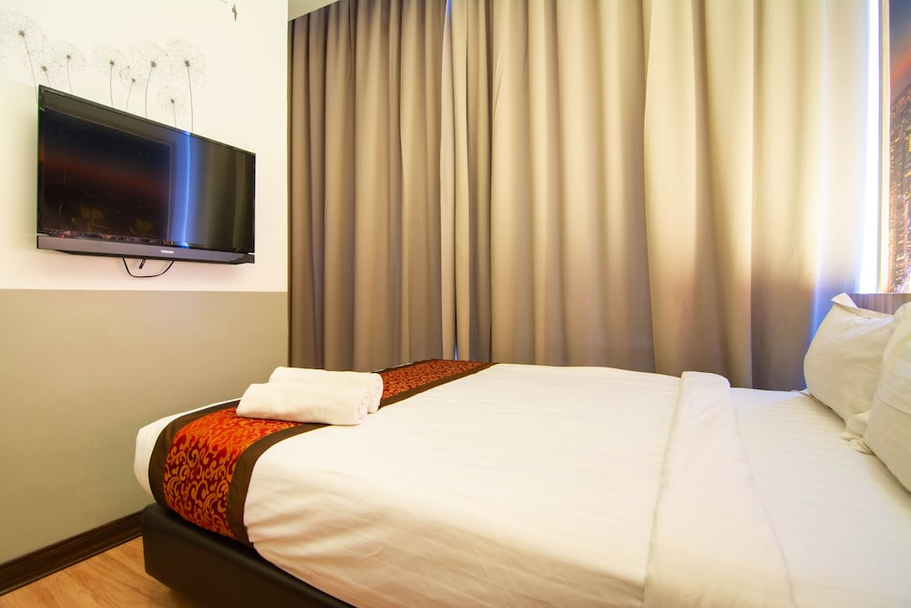 Superior Room, 1 Queen Bed photo 2