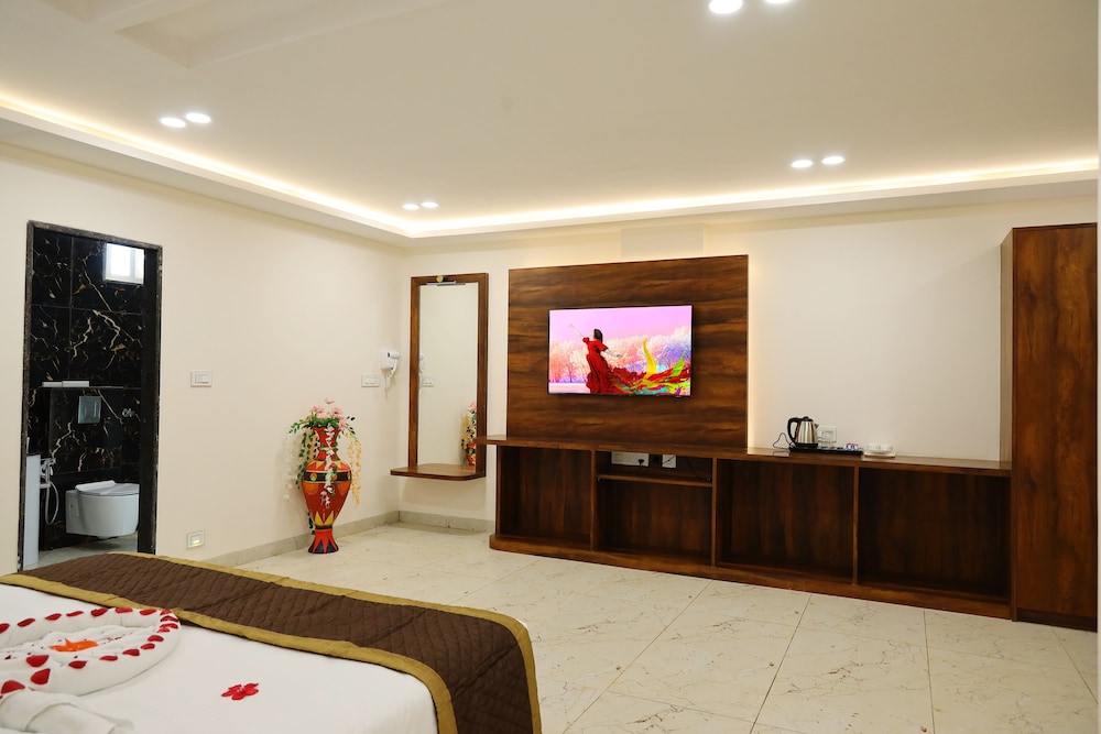Deluxe Room - Photo 15