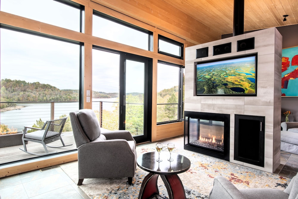 Sky Suite's - Premier Suite, 1 Bedroom, Sauna, Lake View