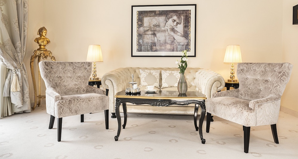 Grand Suite, 1 King Bed photo