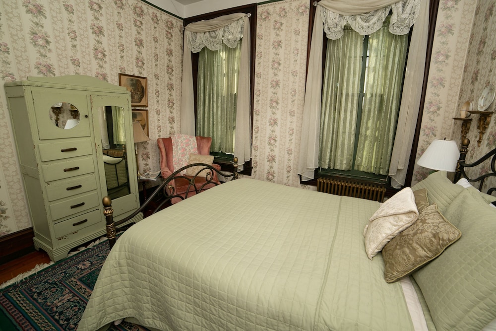 Standard Room, 1 Queen Bed, Non Smoking photo 2