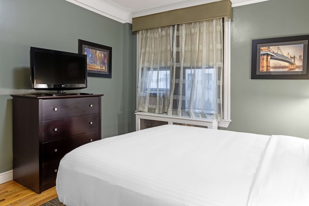 Standard Apartment, 1 Queen Bed, Non Smoking, Kitchen (With Sofabed)