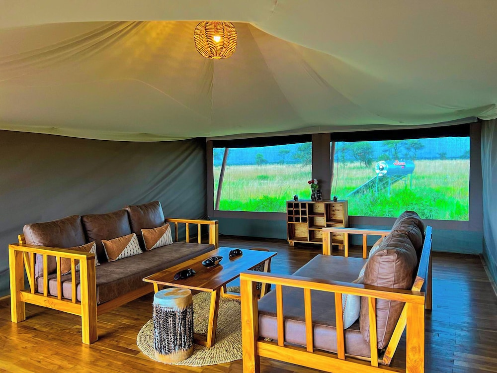 Family Tent, Park View