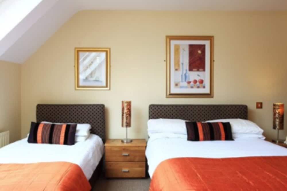 Twin Room - Photo 8
