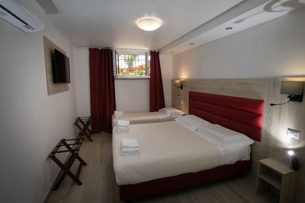 Business Double or Twin Room photo 1
