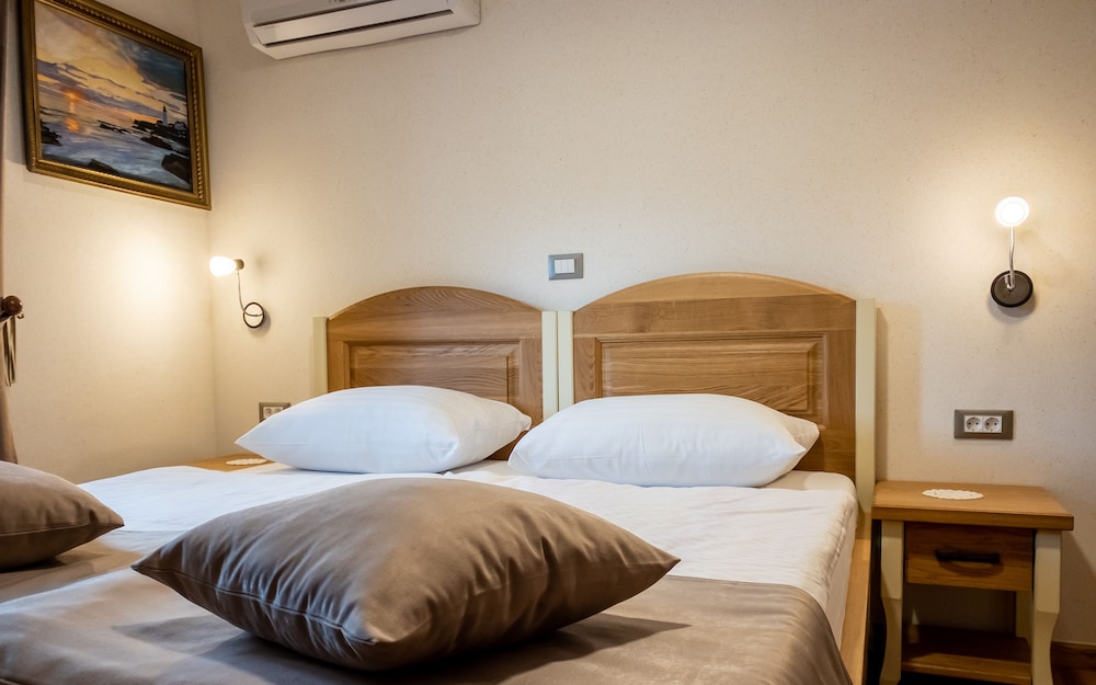 Economy Room, 1 Queen Bed, Non Smoking photo 1