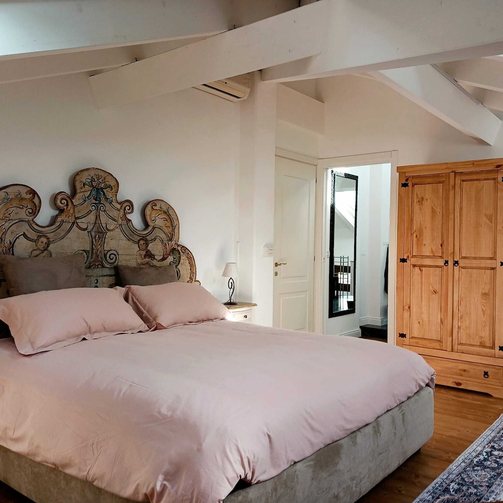 Deluxe Suite, 1 King Bed with Sofa bed, Non Smoking, Hill View