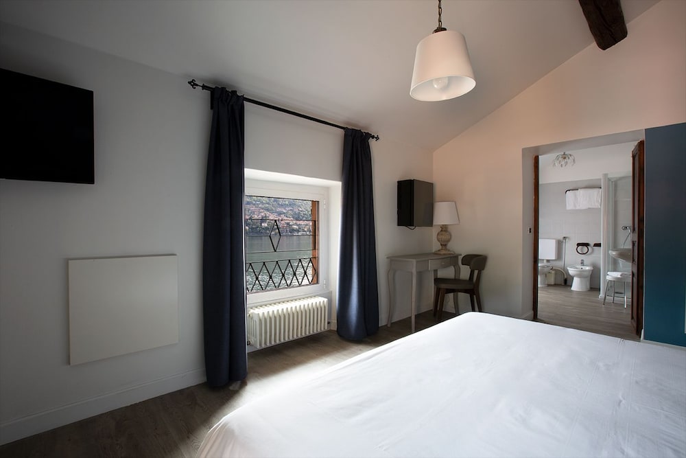 Double Room, Lake View photo 2