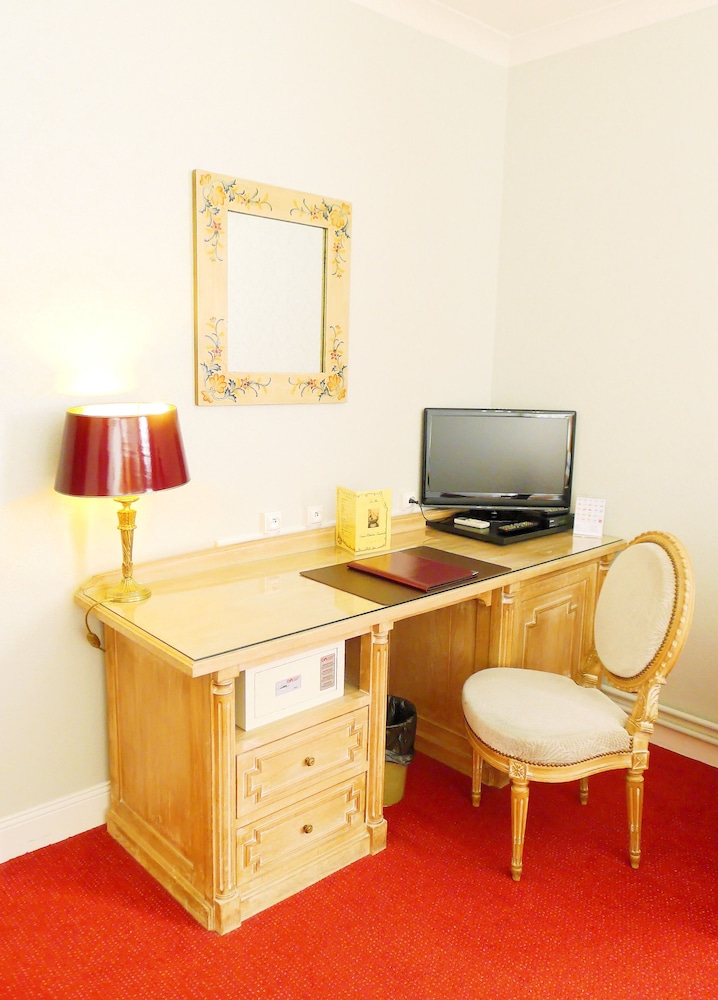 Standard Double or Twin Room, Ensuite photo 2