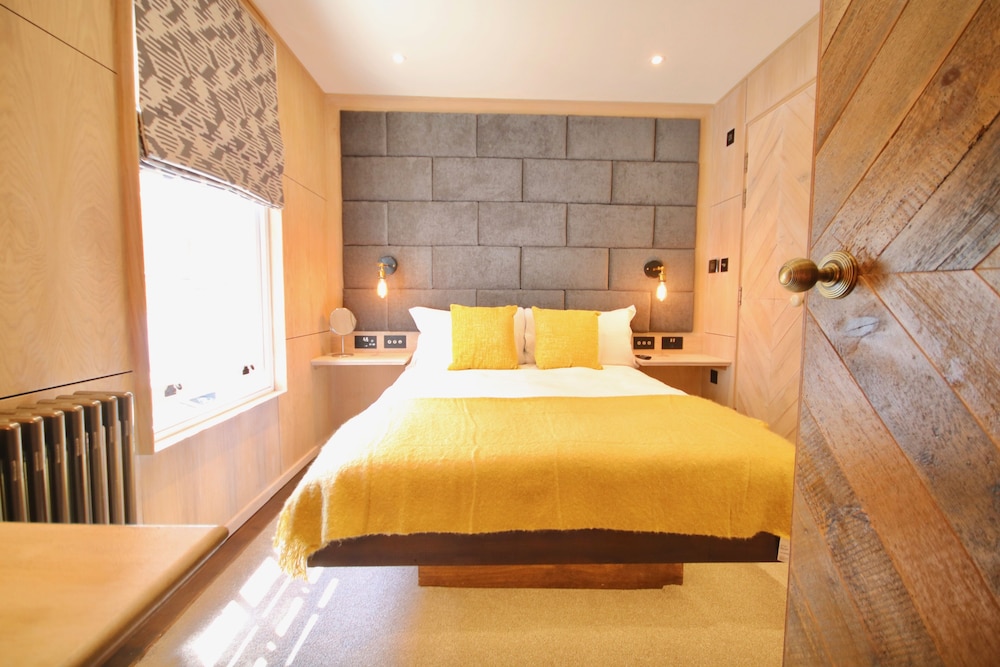 Economy Double Room, 1 Double Bed, Non Smoking, Private Bathroom photo 1